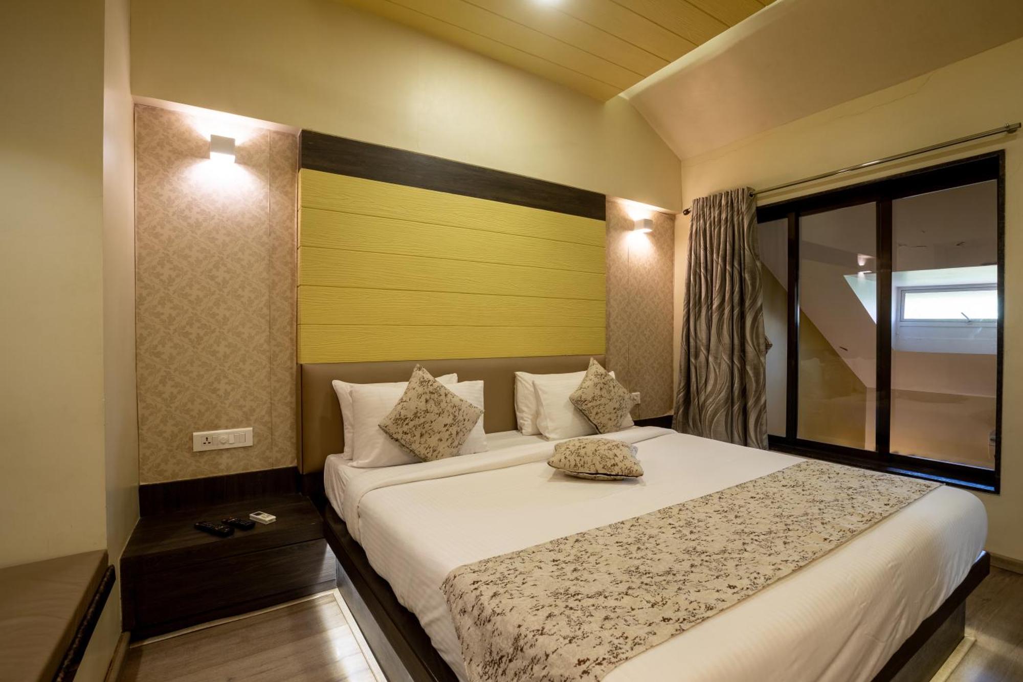 Zaras Resort Khandala Lonavala Exterior foto