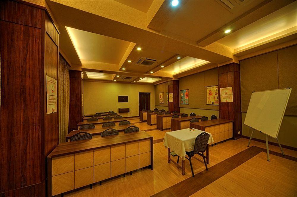 Zaras Resort Khandala Lonavala Exterior foto